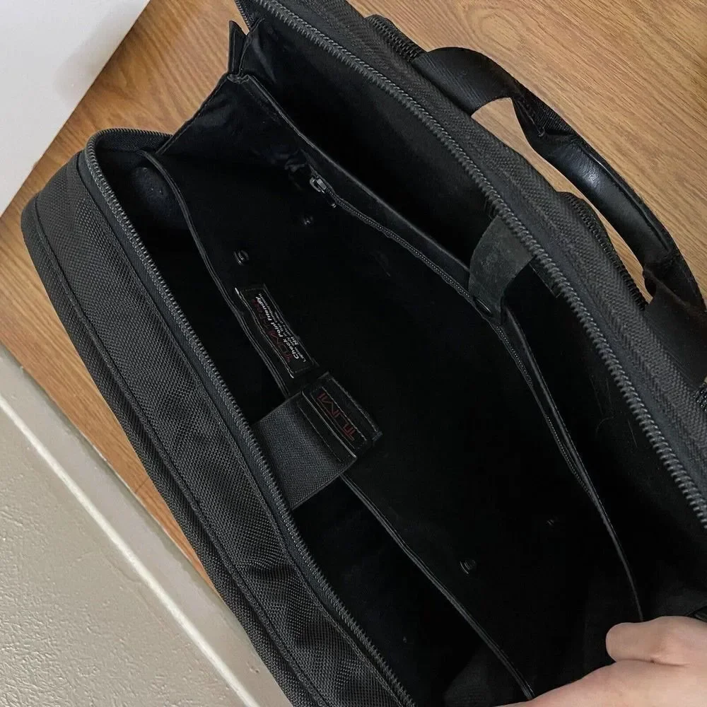 TUMI Alpha Expandable Black Nylon messenger travel laptop carryon bag with strap